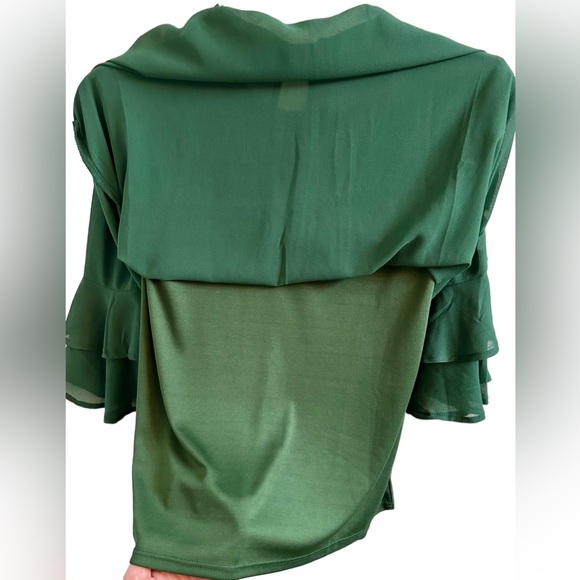 ANTHROPOLOGIE MONTEAU LOS ANGELES Ruffle Elbow Length Blouse Green M ✨LIKE NEW✨ - Picture 7 of 10